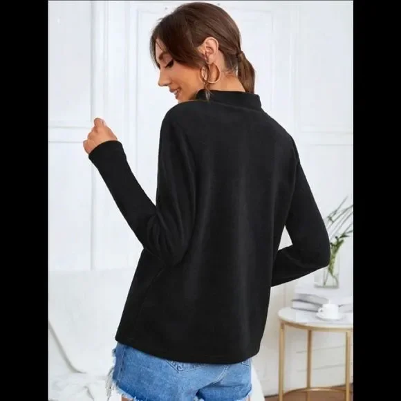 🆕 Heart Embroidered Mock Neck Tee - Picture 2 of 4